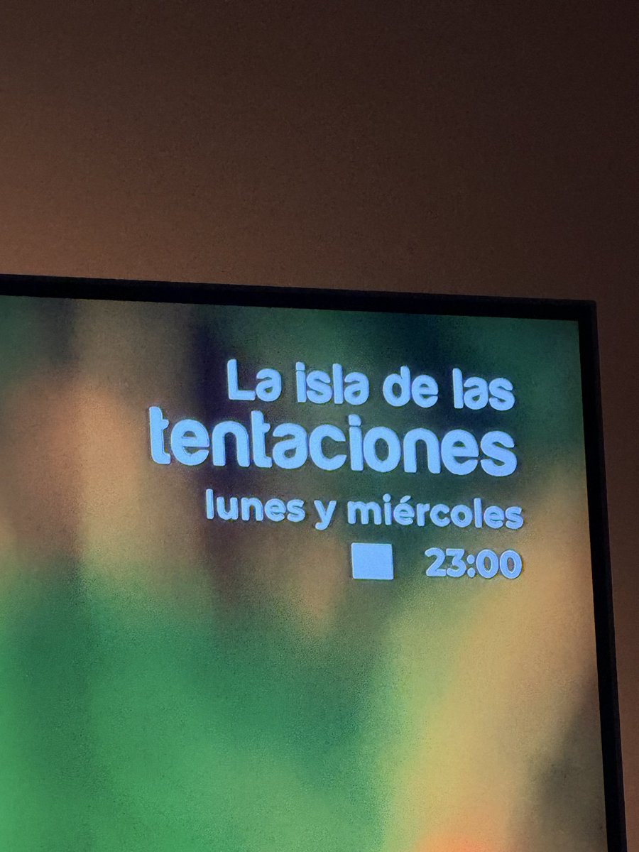 afarego's tweet photo. ¿En serio nos toca ver #LaIslaDeLasTentaciones12 en diferido a partir de la semana que viene? ¿A las 23 horas? ¿Nos castigan a la audiencia por un casting cuestionable? https://t.co/DQ5TE5TRJV