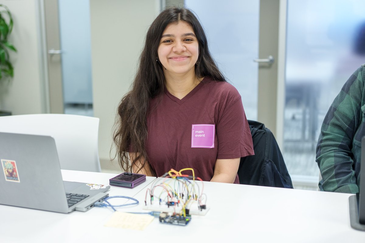 devmissionorg's tweet photo. 🎉 After 12 weeks of hard work, our talented trainees presented their IoT projects.
Special thanks to the Google Engineers who jumped in to help with last-minute glitches and shared their expertise.
#IoT #TechTalent #DevMission #STEM #Innovation #GoogleEngineers #SanFrancisco https://t.co/u7N4bkjmNy