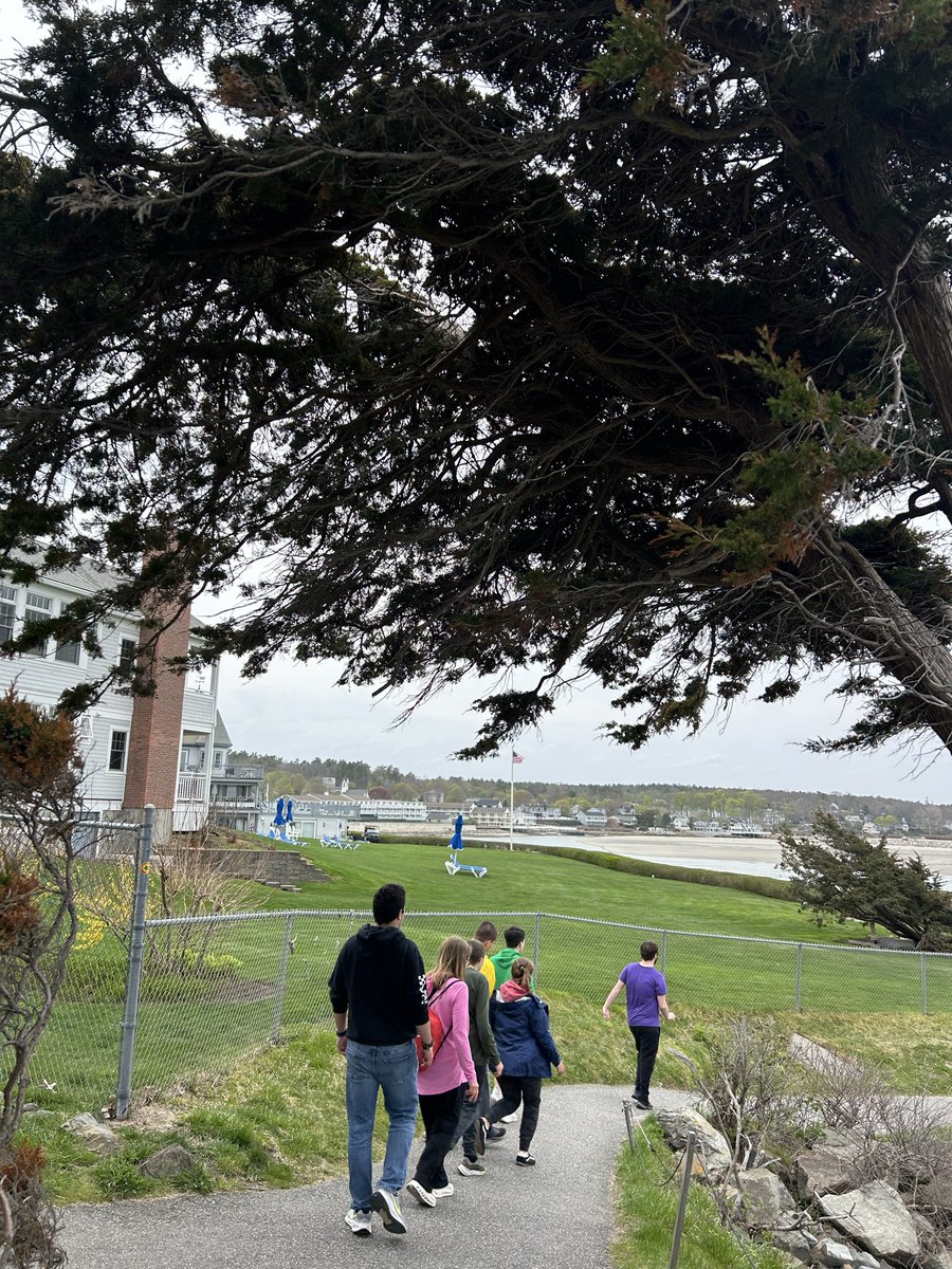 LABBBREC's tweet photo. #LABBB #Maine Trip. Group Enjoyed the bridge in #PerkinsCove, walk on the #MarginalWay, lunch in Ogunquit, and movie. Back at hotel for about an hour &amp; a half then off to. #PeppersLanding for dinner https://t.co/XpsNDTD430