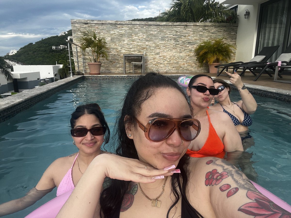 Bitches this pretty, thats seldom