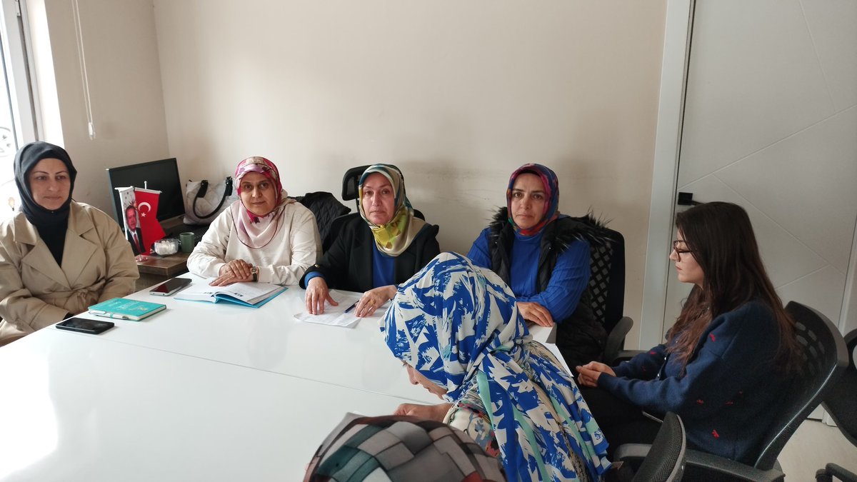 edrmtakkadinlar's tweet photo. İlçe Kadın Kolları Başkanımız @KaracanYuksel risayetinde haftalık istişare toplantımızı gerçekleştirdik.
Hayırlara vesile olsun.
@AKKADINGM 
@akkadinvann 
@ArvasAbdulahat 
@zerrin_alpaslan 
@OndilKenan 
@saitaytulunn https://t.co/NxLmahJZBB