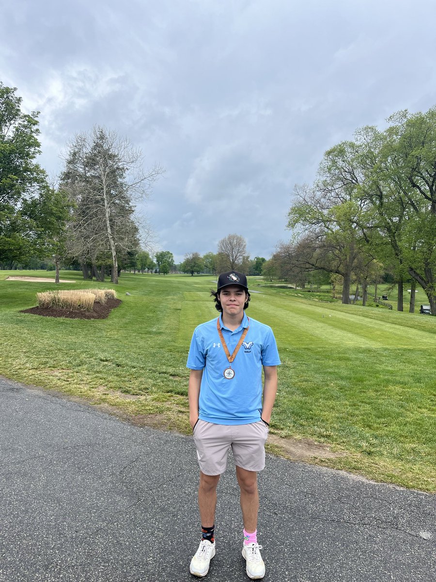 WVIndiansGolf's tweet photo. Wayne Valley wins the Big North Conference tournament today at Preakness Valley Golf Course. Kenny Kiger shoots 72 to finish in 2nd place & Lucas Egan posts 75. Peter Swede shoots 76 & AJ DiAgostini cards 77 for the Indians. A great team win! #VALLEYPRIDE #team @BigNorthConBNC https://t.co/13ZizR8Zt6