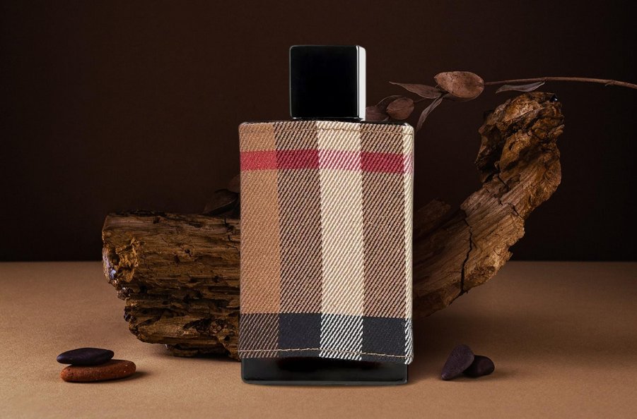 mr__perfumer's tweet photo. A great men’s autumn fragrance with a sweet, tobacco-leaning vibe. It opens with a piney note and a subtle boozy nuance. It’s a really well-done scent. https://t.co/QX10bUjLDY