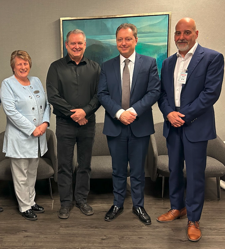 OREAinfo's tweet photo. Thanks to Minister @stcrawford2 for yesterday's meeting to discuss our latest policy report on how the Government can further reform the development charge framework in ON. We look forward to continued collaboration with the Minister to move the needle on housing affordability. https://t.co/YH90xJtBfn