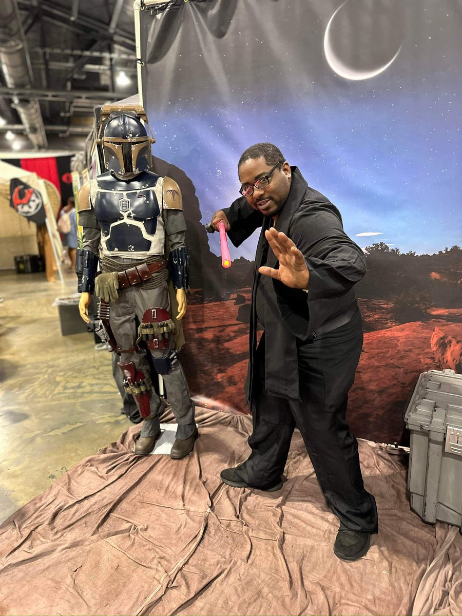 FrankiePickard's tweet photo. #StarWarsDay #starwarscosplay #starwars #revengeofthe5th #starwarsrevengeofthesith https://t.co/9QEzbKQosw