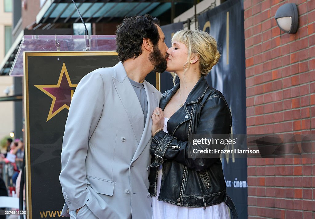 JoshGrobanFanAr's tweet photo. Hermosas fotos de Josh junto a su prometida Nataly y su familia al recibir hoy su estrella en el paseo de la fama https://t.co/4I0nWUBSyL
