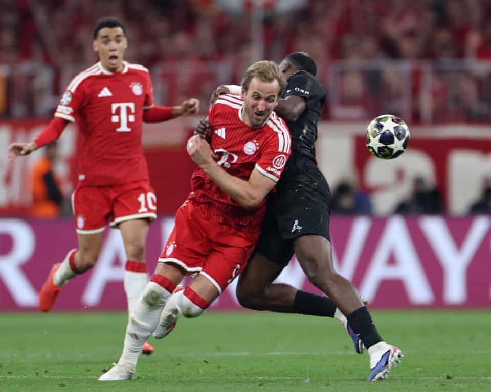 Building your game model around a false 9, who isn’t able to consistently pick up the dribble from deep, can be heavily nullified by tight marking on the player dropping deep - <a href="/sjatfkb/">Samson Kalnińş Brough</a>