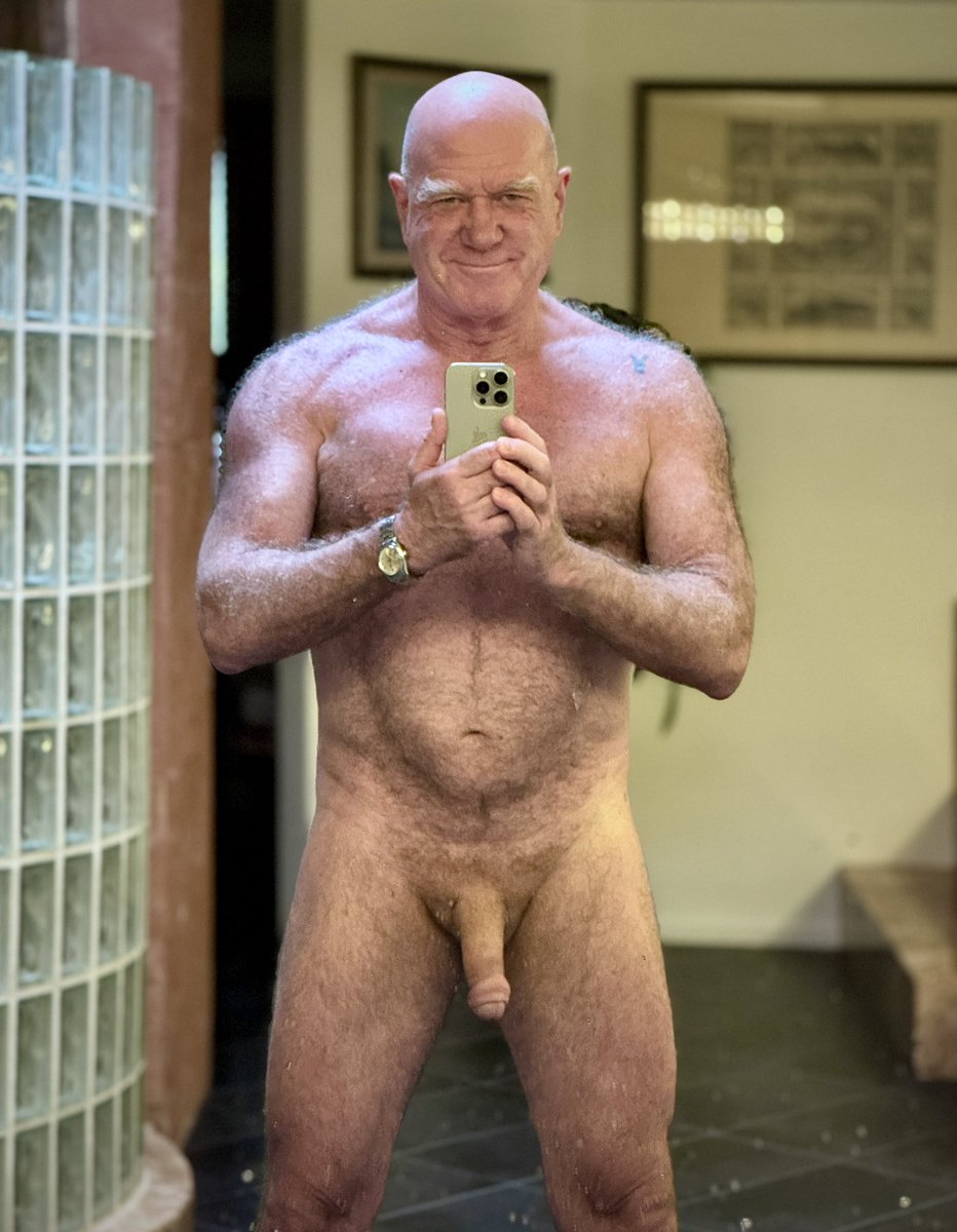If you’re into Italian stuff I gladly volunteer, as an Italian gentleman, to do a sexy collab with you, dear @alessia_model11 😊 https://t.co/F2kuAVLsVD