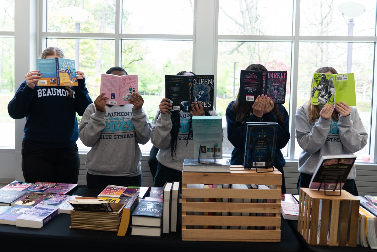 BeaumontSchool1's tweet photo. Over the past two days, Beaumont was filled with stories, community, and a shared love of reading at our very first Book Fair! The Beaumont Book Club was proud to partner with Mac's Backs Book Store to bring this exciting event to campus.

Thank you to everyone who stopped by! https://t.co/auHa91kWt7