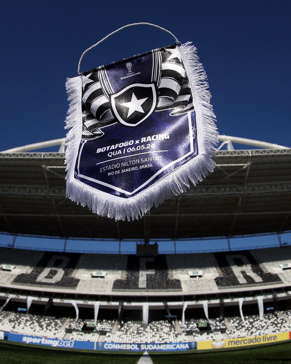 Botafogo's tweet photo. A flâmula da partida já está no Niltão! 🏴🌟 #VamosBOTAFOGO 

📸 Vítor Silva / BFR https://t.co/UESUHzs6g8