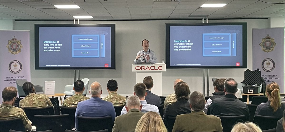 RLCInstitution's tweet photo. Today, the RLC Institution and is members had the upmost privilege to be hosted by one of our own Partner member Oracle for a day of how to harness AI, data, and people transformation to build resilience and a future-ready workforces All superbly supported by @Uunn. https://t.co/7dJkcd02Oz