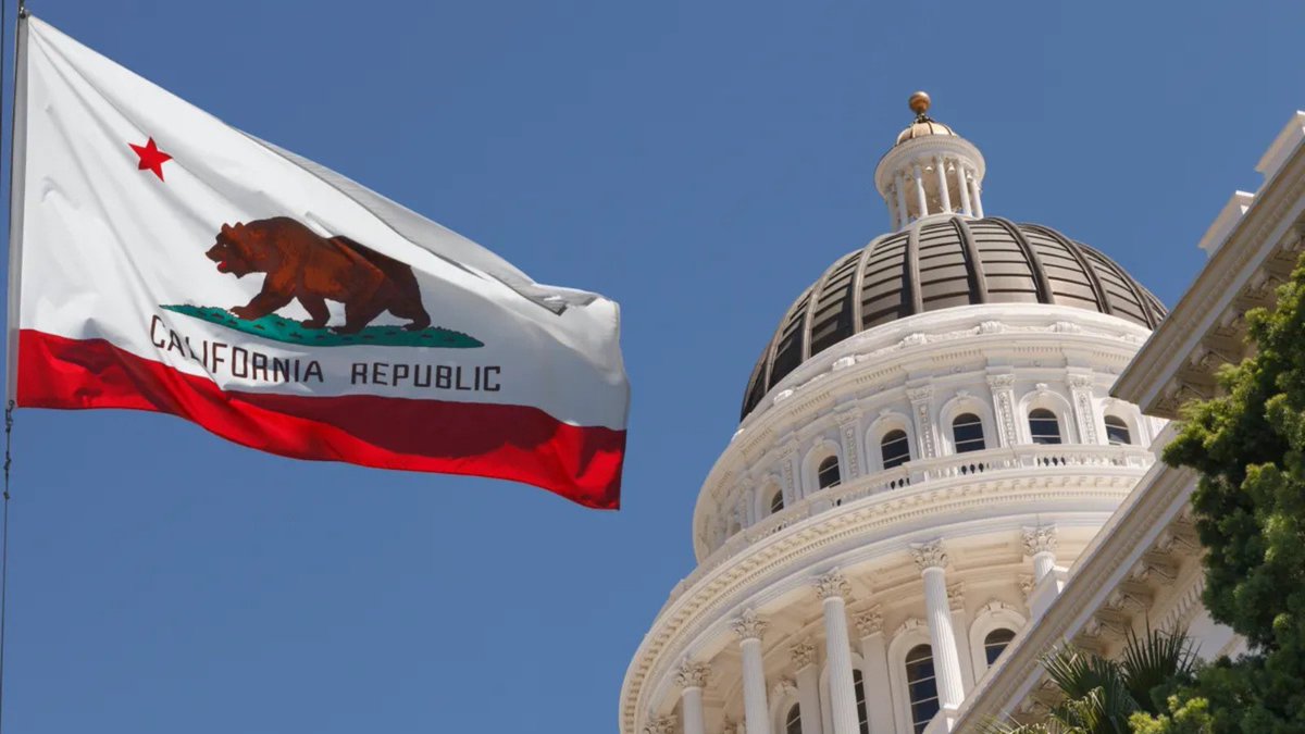 ILMATweets's tweet photo. California has approved permanent regulations for the Plastic Pollution Prevention and Packaging Producer Responsibility Act (SB 54), with compliance required by June 1. 

Learn more: https://t.co/ysLK2gC26z https://t.co/eXrkteAg98