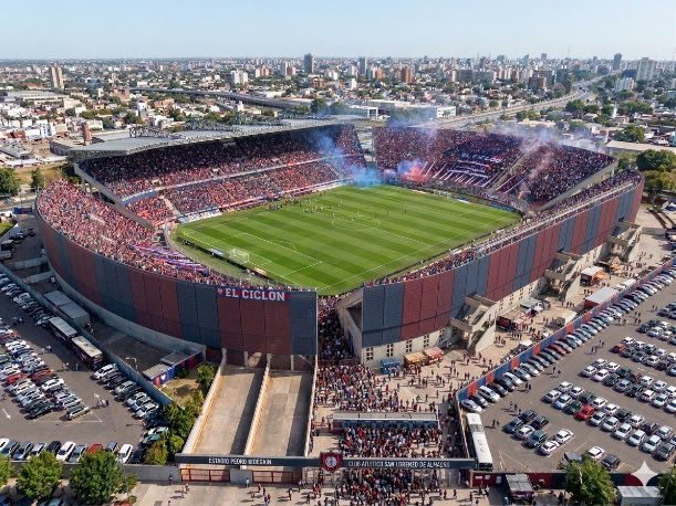 Boedo y Hamburgo (escudo suspension) tweet media
