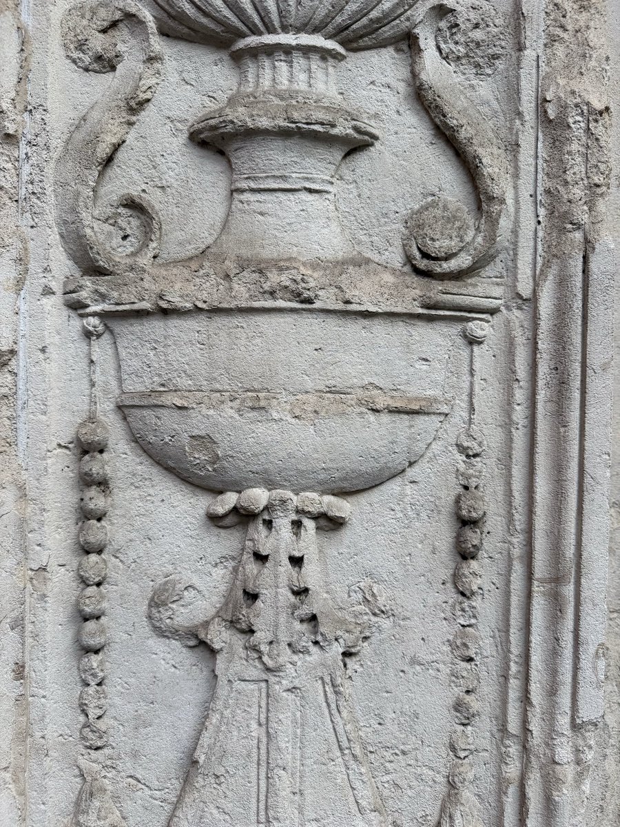 kellywearstler's tweet photo. Milan reveals itself on foot… a doorway, a stone threshold, a bronze handle, a courtyard. The pleasure of this city is coexistence… past and future, discipline and rebellion, all of it living side by side.

My full guide is live on WEARSTLERWORLD: https://t.co/neCxqiomk7

XK. https://t.co/ckyCtfSFki