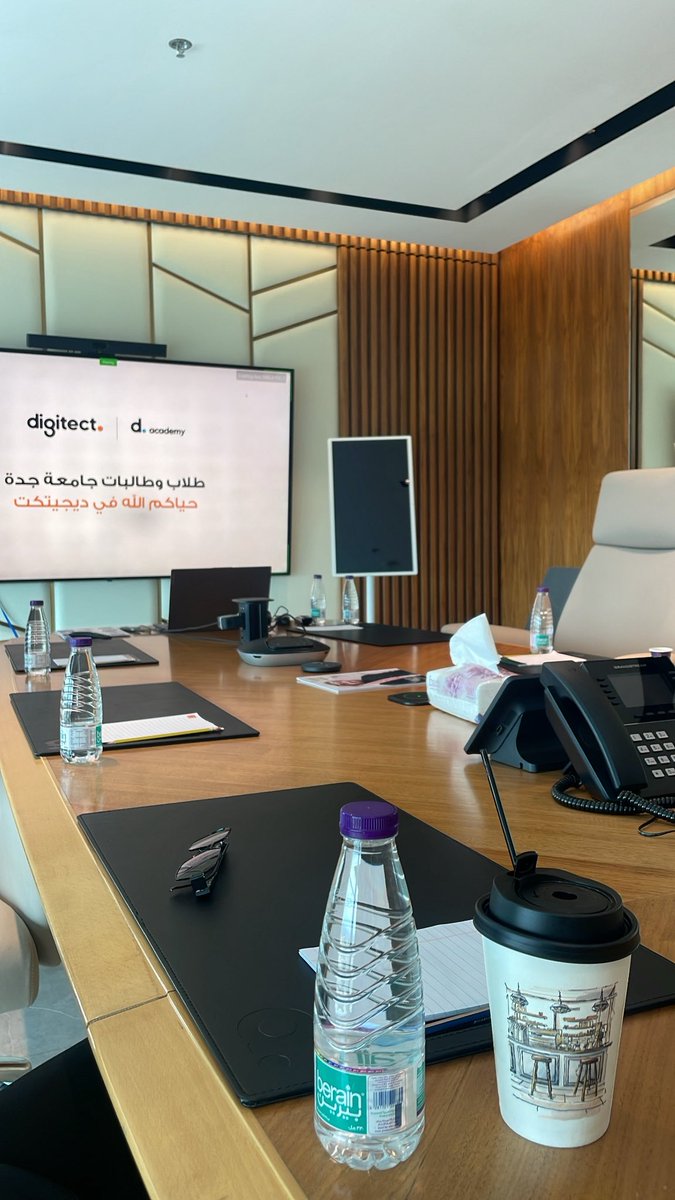Sebaalghamdii's tweet photo. جولة في Digitect..
المكان مرة مرتب وملهم، من الاستوديو للتصميم وكل التفاصيل حلوة ،شكرًا لإستضافتكم🧡 https://t.co/WRiJSvhYXb