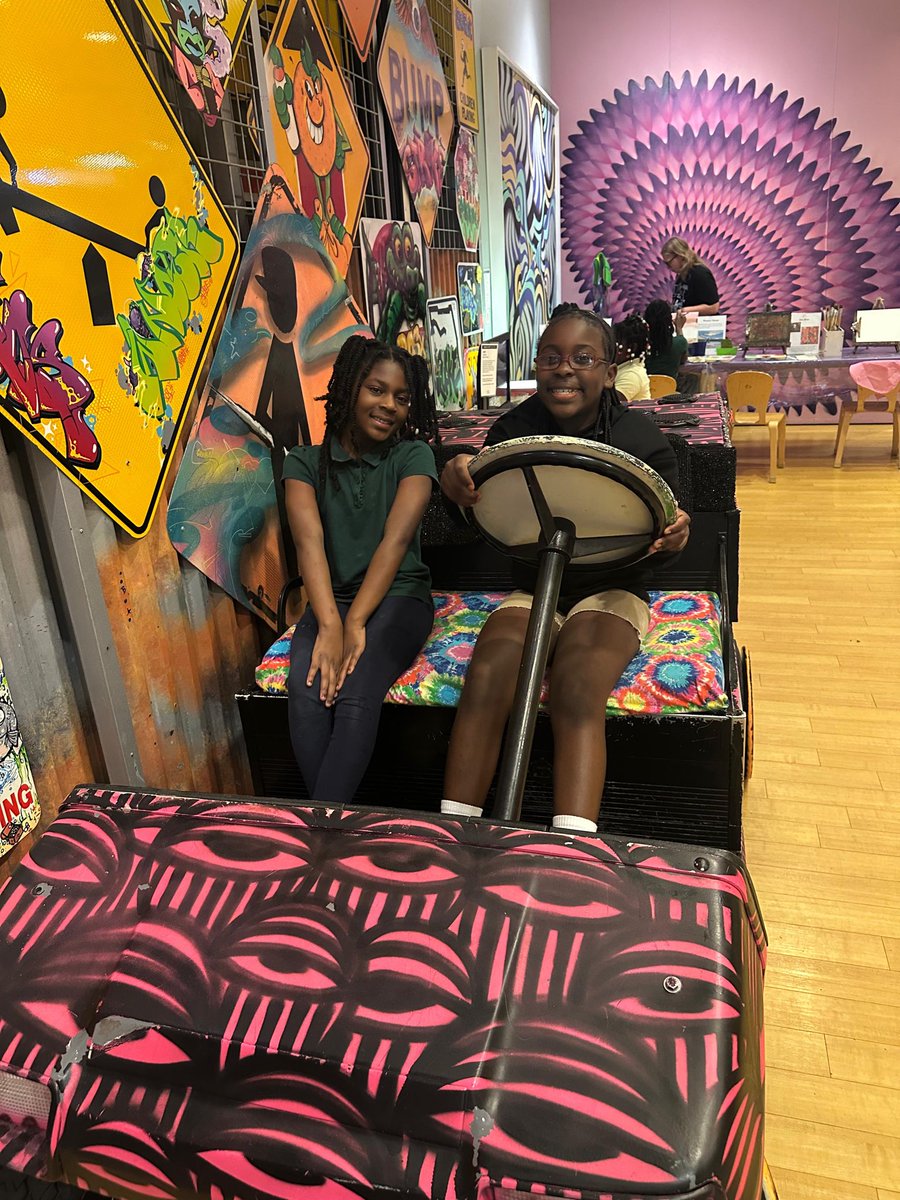 DillardES's tweet photo. Our Dillard Eagles had an amazing time exploring creativity and imagination during their Art Club field trip to Young At Art Museum! 🎨✨ 💚💛 https://t.co/KDb0D46zBg