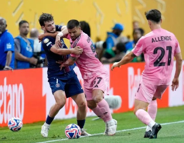 Si el arsenal quiere salir campeón de la Champions tiene que llevar al único que puede frenar Kvaratskhelia