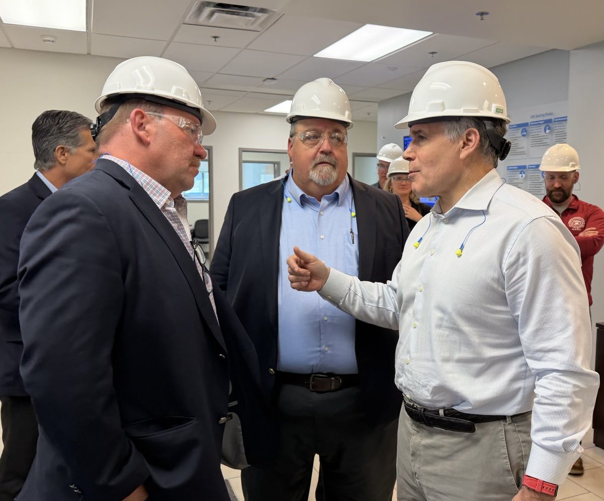 SenMcCormickPA's tweet photo. Pennsylvania will power America’s future. At @TalenEnergy’s Freedom Natural Gas Plant this week, @RepMeuser and I met the workers making it happen every day.

We need to cut the bureaucracy, unlock energy projects, and deliver real jobs for our communities. https://t.co/IV1XA5RZ3N