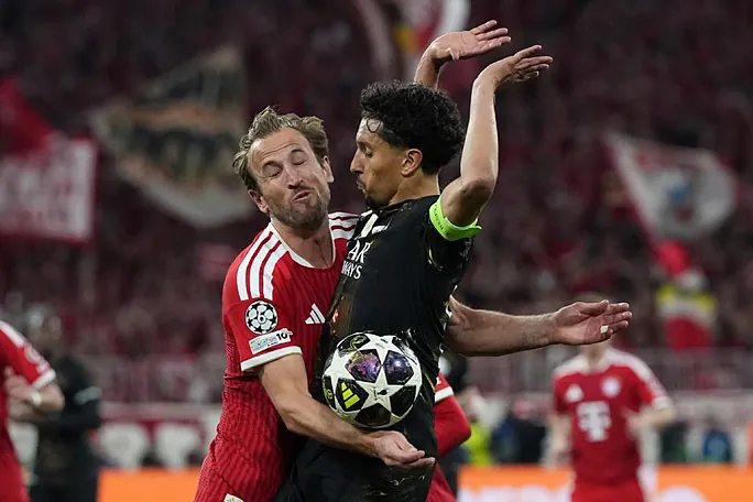 باريس يفعلها في يانز أرينا ويقصي بايرن ميونخ أمام جماهيره، ليصعد إلى نهائي دوري أبطال أوروبا للمرة الثانية على التوالي.

البايرن لم يقدّم ما يكفي في الشوط الثاني لقلب الطاولة، بل أن باريس كان دائمًا الأخطر والأقرب للتسجيل.

مبروك عشاق باريس سان جيرمان، وهاردلك جماهير البافاري.