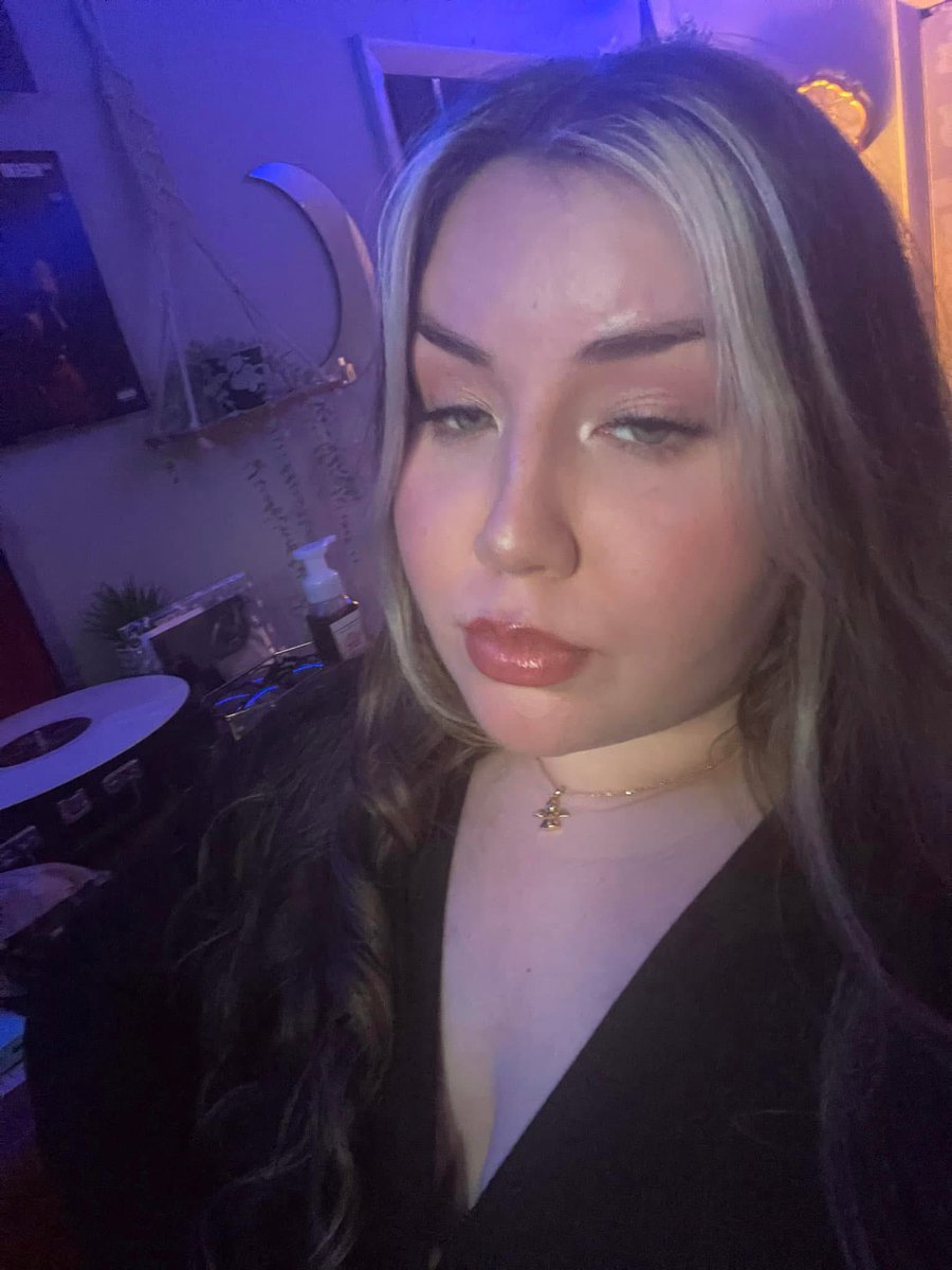 send for a surprise in your dms <3  $ovoshawtys 
#nsfwtwt #buyingcontent