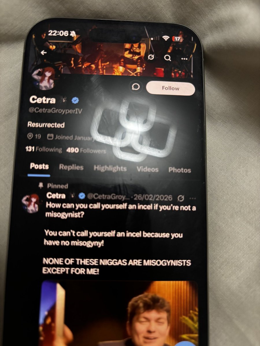 313_Luvr's tweet photo. Went on my dad’s phone only to find he unfollowed me. Let this be a lesson to you, everyone will switch up one day https://t.co/8EGkrQOPrj