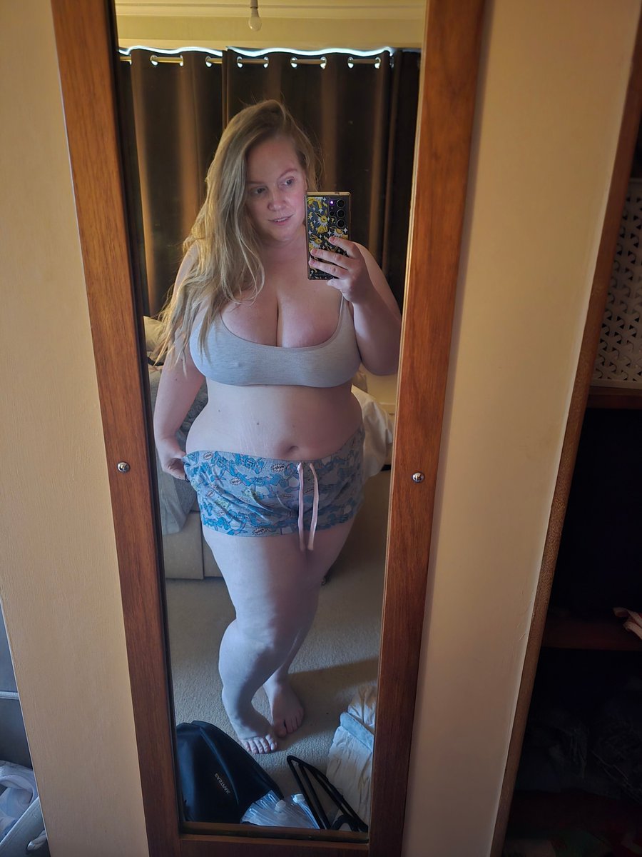 Julie Bliss tweet media
