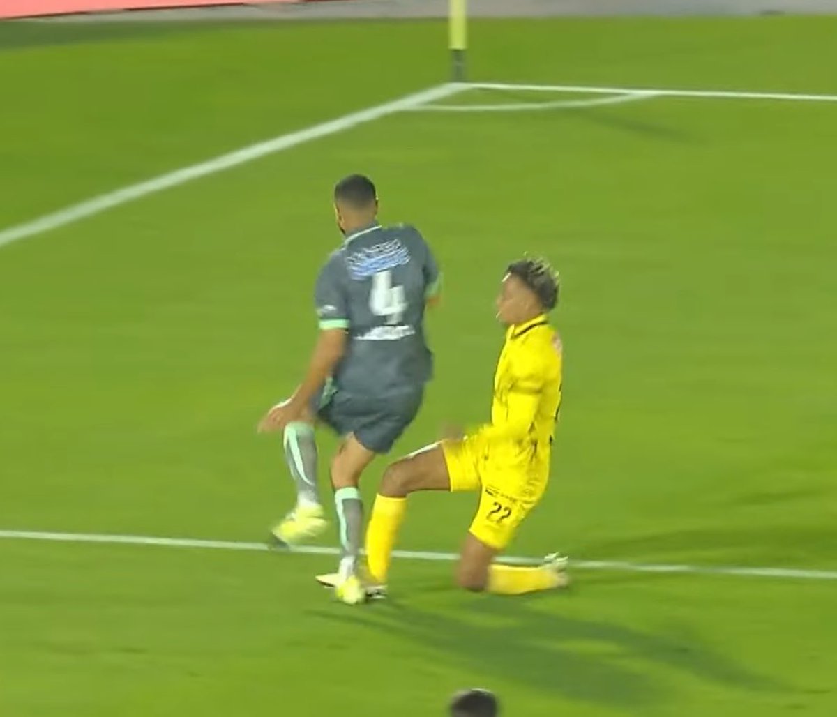 VAR Botola tweet media