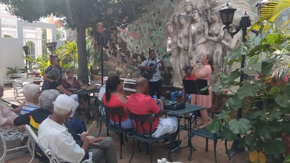 BCuartero's tweet photo. Tiempos de bolero propuesta de UNEAC #Cienfuegos para disfrutar los domingos #CubaEsCultura 
@SolMayelin @Armandocv781123 @YolexiRdguez @RajadelAlzuri @yulls_yusimi @FernandezMaryde @YaquedeCuba @EVilluendasC @alfonso_noya @PerlavisionTV https://t.co/IIKfAeAQNW