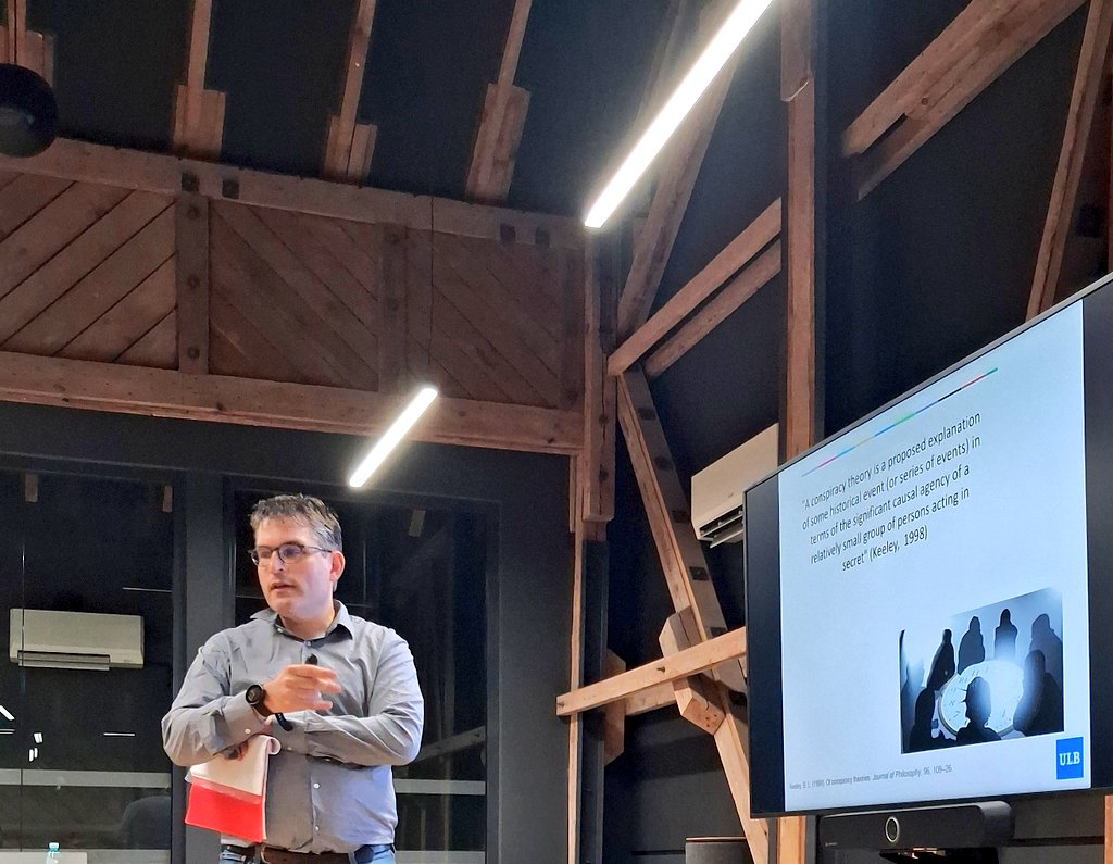 CenterUw's tweet photo. At today's @pobvidubuw #ISESS seminar @olivier_klein from @ULBruxelles presented an illuminating talk "Beyond critical thinking: Conspiracy theories as narratives about social identity". https://t.co/qqHAiJl7K6