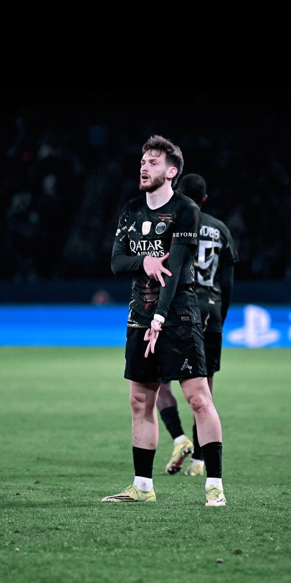NobodyMarkedHim's tweet photo. UCL history recorded a goal contribution in 7 consecutive knockout games.

Khvicha Kvaratskhelia. 🇬🇪 🥶
#PSG 
#UCLfinal https://t.co/ouYba35EV6
