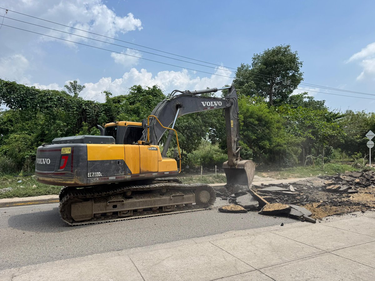 Alcal_turbaco's tweet photo. Con gran satisfacción avanzan las #obras de la vía del Rosario, con toda la maquinaria puesta en marcha.
#Obrasparaelfuturo #Juntosconstruimosfuturo https://t.co/ivUK7G8bZB