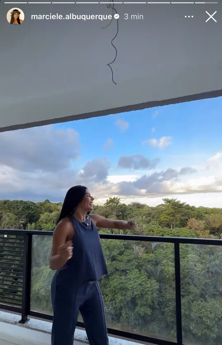 clara ★ 🇧🇷 tweet media