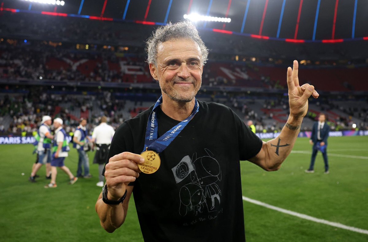 Post Flick. No hay ninguna otra opción. Debe ser él. Táctica pura, centrocampismo, explotación de extremos y un fan de la Masia como demostró llevando a Gavi con España.

Mucha suerte en Budapest, míster!