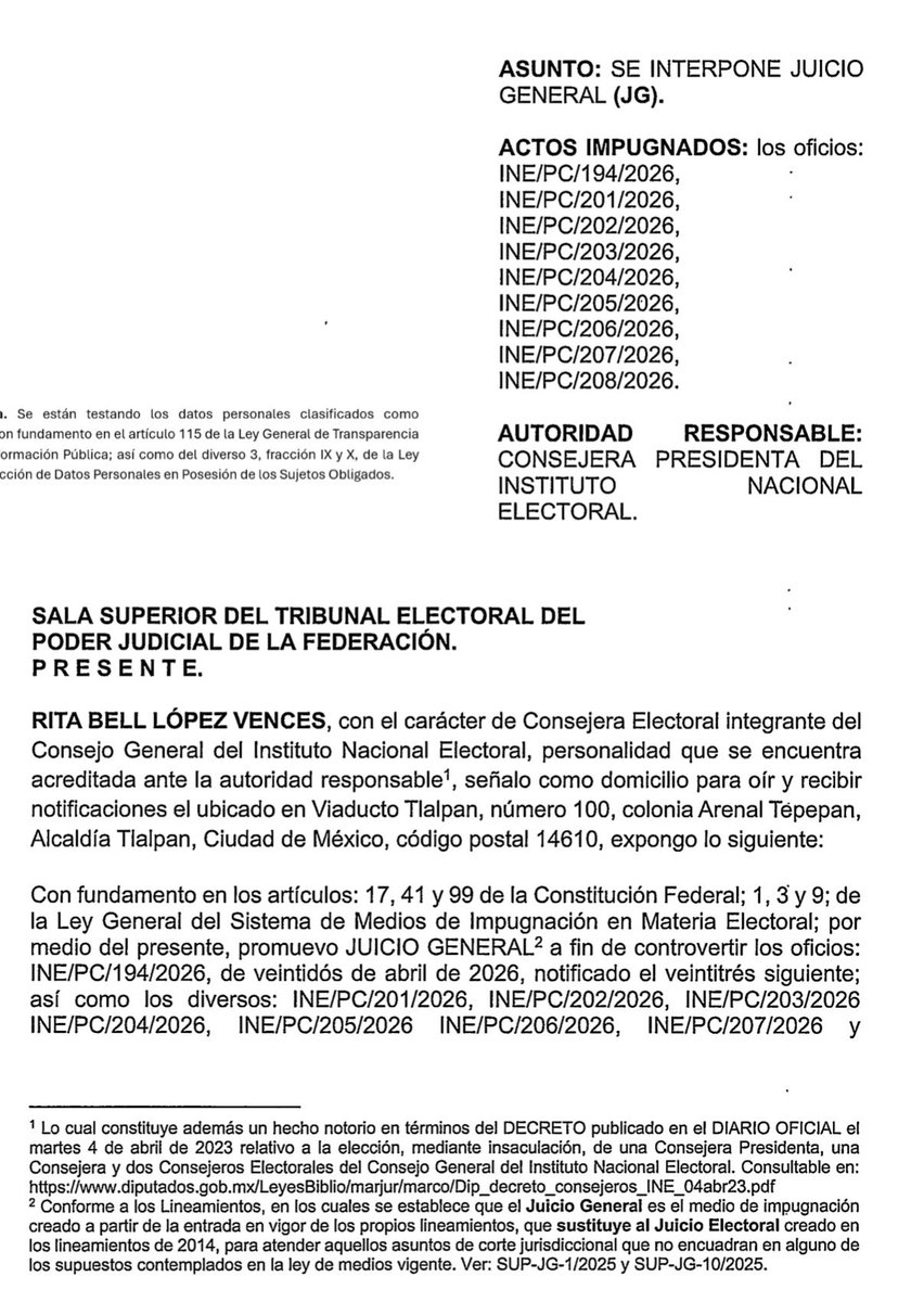rojaschoza's tweet photo. 🚨 La consejera @RitaBellLpz presentó el 5 de mayo ante @TEPJF_informa un Juicio General contra los nombramientos de la JGE por la Presidenta del CG @INEMexico.

Los actos impugnados: 9 oficios de la consejera presidenta que designaron hombres en 9 de 10 cargos con voz y voto en la JGE.

Sus agravios:

▪️ Violación al mandato de paridad en todo (arts. 41 CPEUM y 3 LGIPE)
▪️ Omisión de convocar al Consejo General para revisar la legalidad de las designaciones (art. 35.1 LGIPE)
▪️ Obstrucción al ejercicio del cargo de las consejerías integrantes

Pide revocar los nombramientos, reponer el procedimiento y que el Consejo General emita lineamientos de paridad para futuras designaciones.