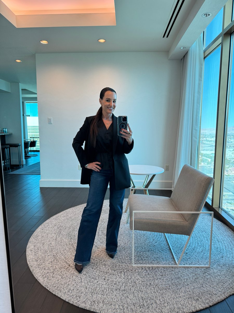 Lisa Ann tweet media