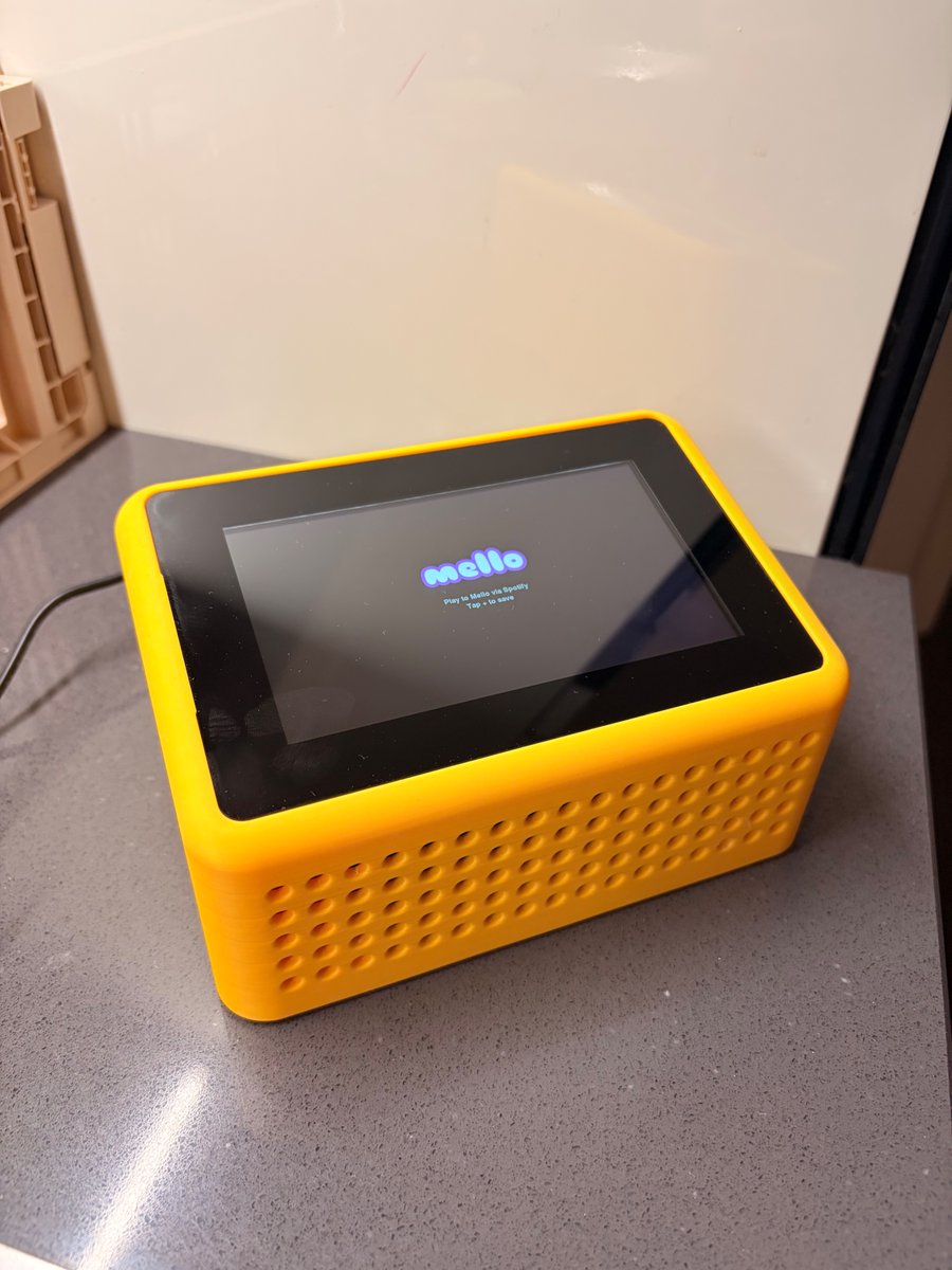 TechnikObst's tweet photo. @emieljanson Oh, I forgot to post the picture of my Mello :D https://t.co/wPQVzACpPN