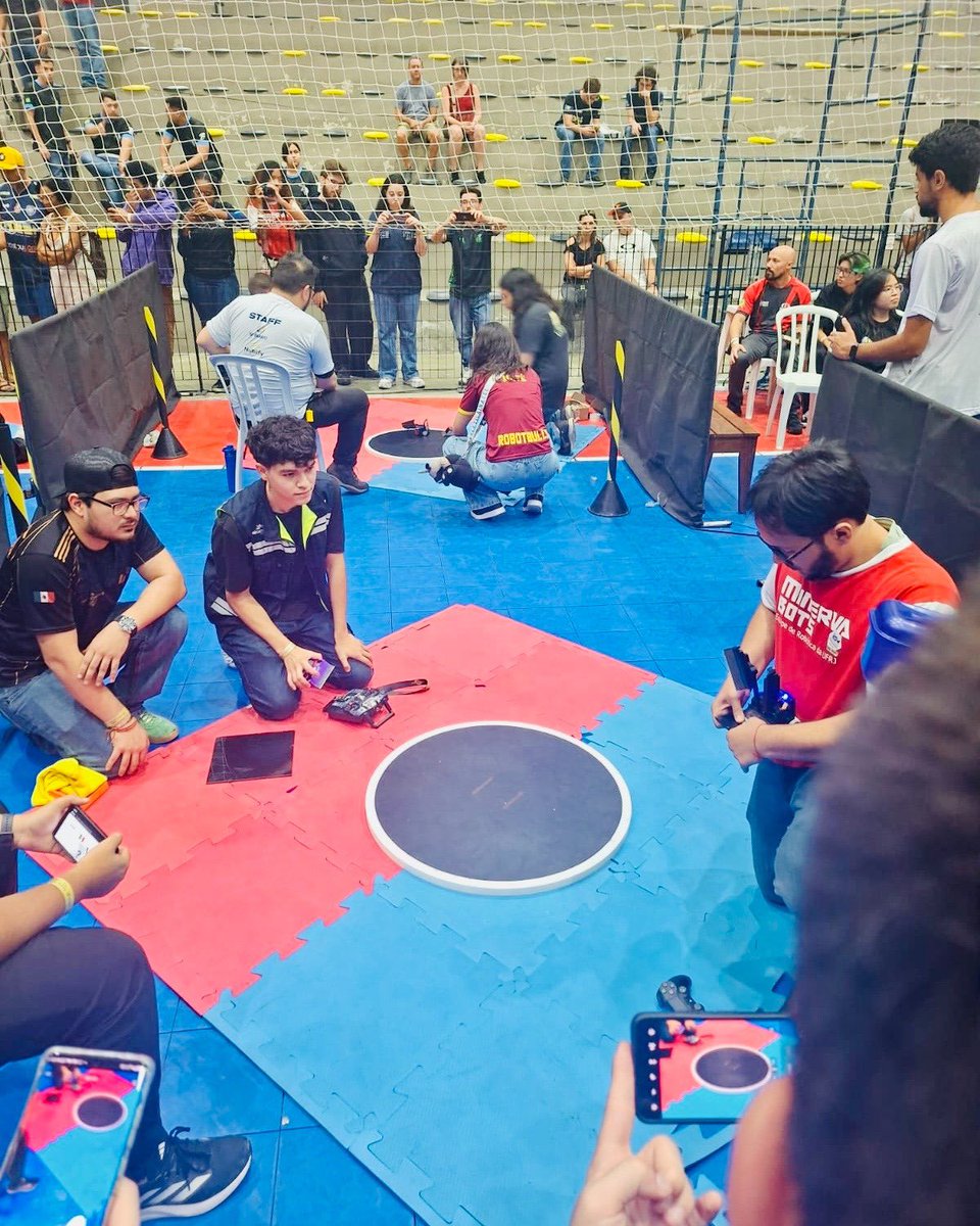SECSonora's tweet photo. 🟠 El Club de Robótica Botmasters de la @UTSLRC3 participó en el RSM Challenge Internacional 2026. ✨🤖

📨 Lee el boletín completo en: https://t.co/fdXa0kpXHw https://t.co/gVvEGo2qz4