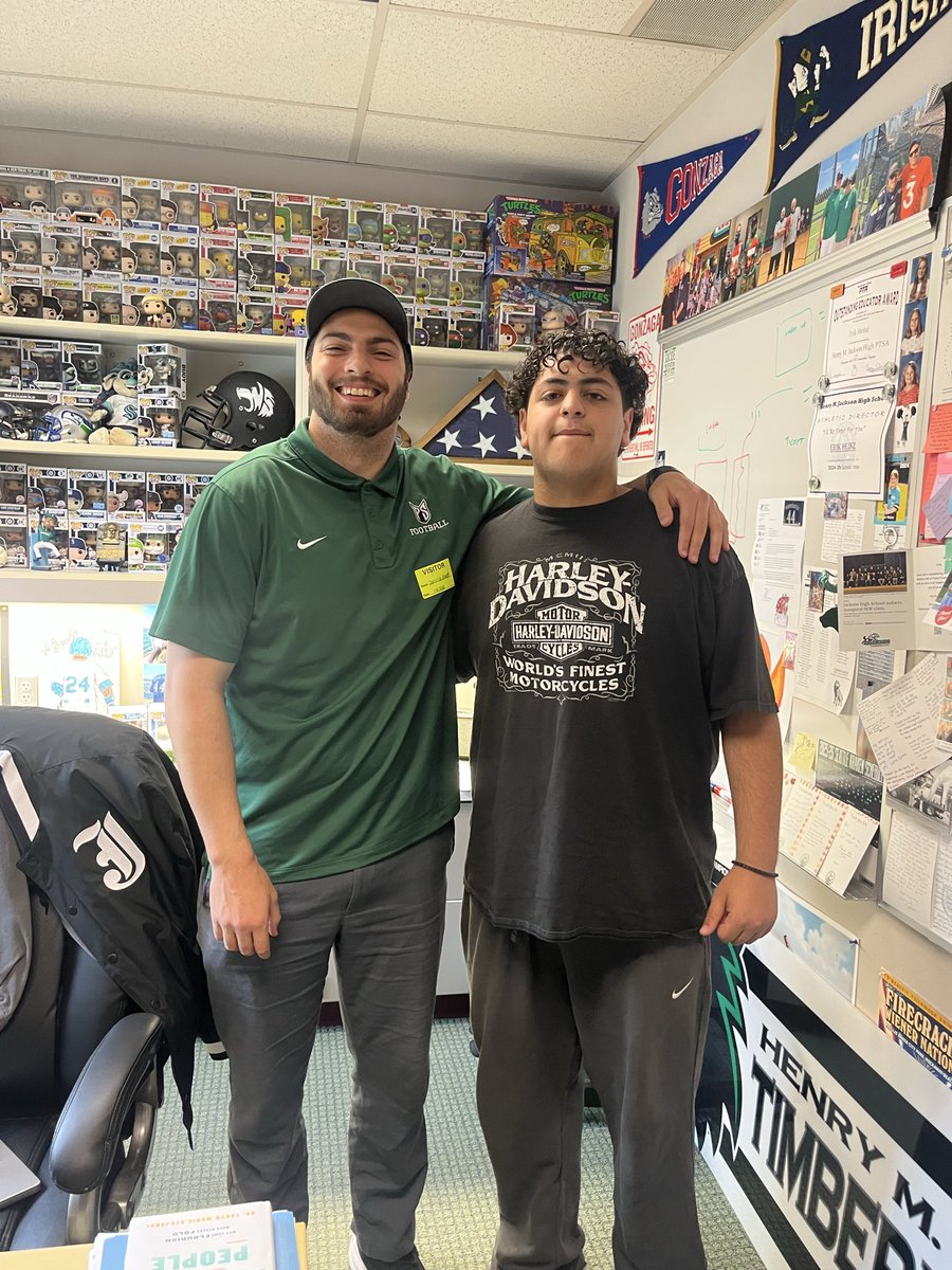 moabukhderfb's tweet photo. Thank you @CoachMazotti for paying me a visit! Had a great conversation and learned a lot about @psuviksFB program. https://t.co/znsO3HjhO6