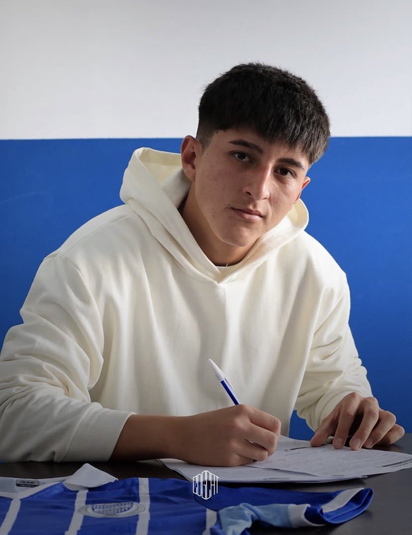 👏 PRIMER CONTRATO PARA KEVIN

⚽️ El delantero formado en las inferiores del club, Kevin Valdez, firmó su primer contrato profesional con #GodoyCruz.

🙌 Otro pibe de la cantera que consigue su llegada al fútbol profesional ¡Felicitaciones!
<a href="/PlanetaTomba/">Planeta Tomba</a>