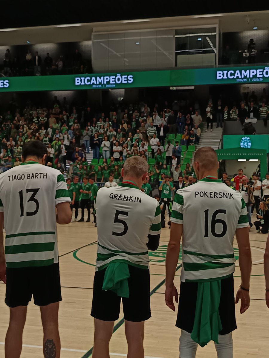 Imaginem o Michael Jordan, depois de ganhar tudo ao nível de clube e seleção, e de ainda fazer uma perninha como treinador e ganhar, voltar ao desporto e jogar pelo Sporting Clube de Portugal 

Obrigado, Sergey Grankin por deixares a tua magia no Pavilhão João Rocha 💚