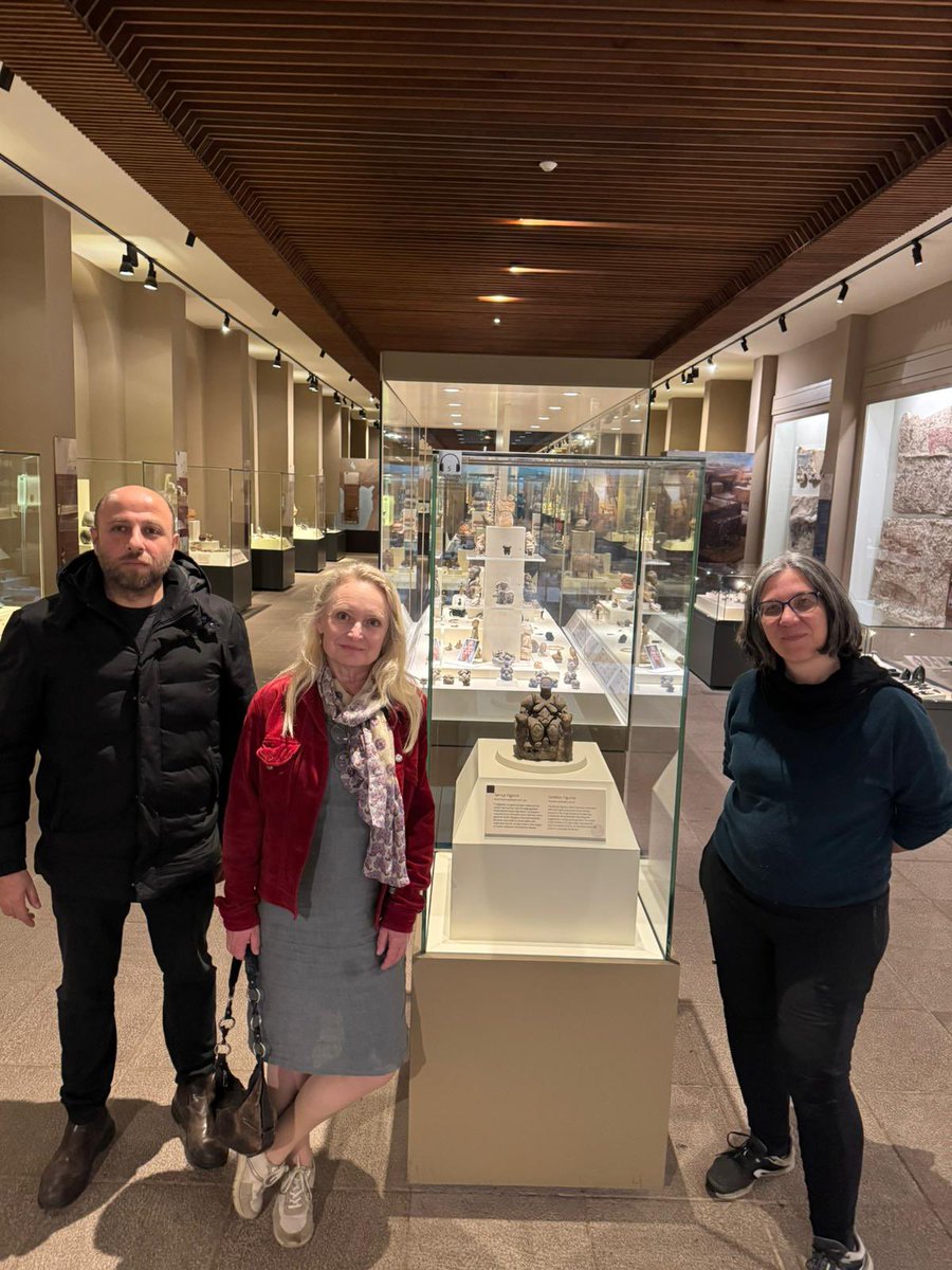 karliaga's tweet photo. İsveç SVT &amp;Fransız ARTE’de yayınlanacak “My European Family”belgeseli için,  @BAUMedam olarak Hacettepe Üni Human-G Antik DNA Lab,Anadolu Med. Müzesi ve Çatalhöyük’te çekimlerimizi gerçekleştirdik. Çatalhöyük Kazı Bşk başta olmak üzere katkı sunan tüm kurumlara teşekkür ederiz. https://t.co/WZusyEFQtN