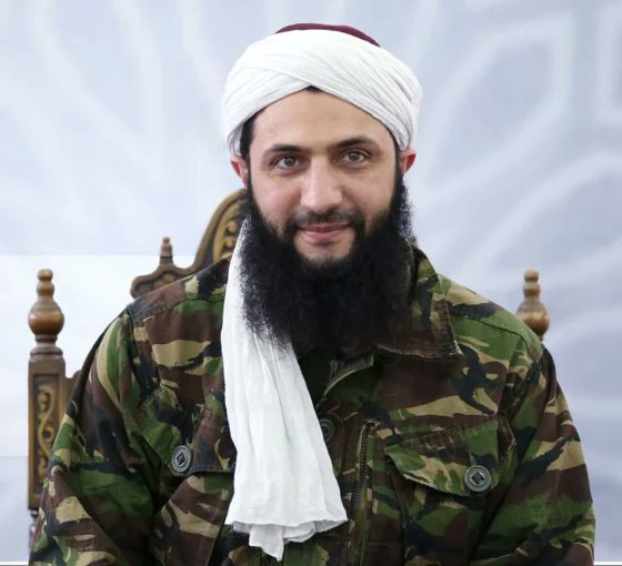 T0N3N3's tweet photo. @TheJadeWarwick @AdaLluch @JoeyMannarino Abu Mohammad al-Jolani visited 10 Downing Street four weeks ago. He shook hands with Prime Minister Keir Starmer and King Charles. This man is a known Islamist terrorist and is now President of Syria. 
Islamic terrorist, welcomed.
A peaceful U.S. citizen, denied. https://t.co/0RuLRBxInf