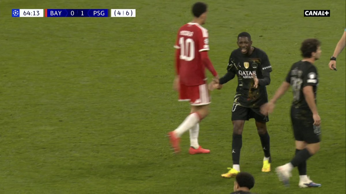Je crois que c'est mon image préférée de la soirée.

T'es Ballon d'Or, t'es sorti à la 65e minute d'une demi-finale de LDC, tu peux bouder ou faire la moue.

Mais pas Dembélé : vient haranguer tout le monde et salue directement Luis Enrique à sa sortie.

Leader exceptionnel.