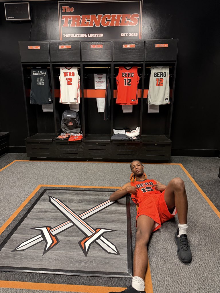 614curry's tweet photo. Thankful for the time @njmracek @CoachSummey @BergMensBBall lent me today on an official visit !! https://t.co/Fk40DYsbi9