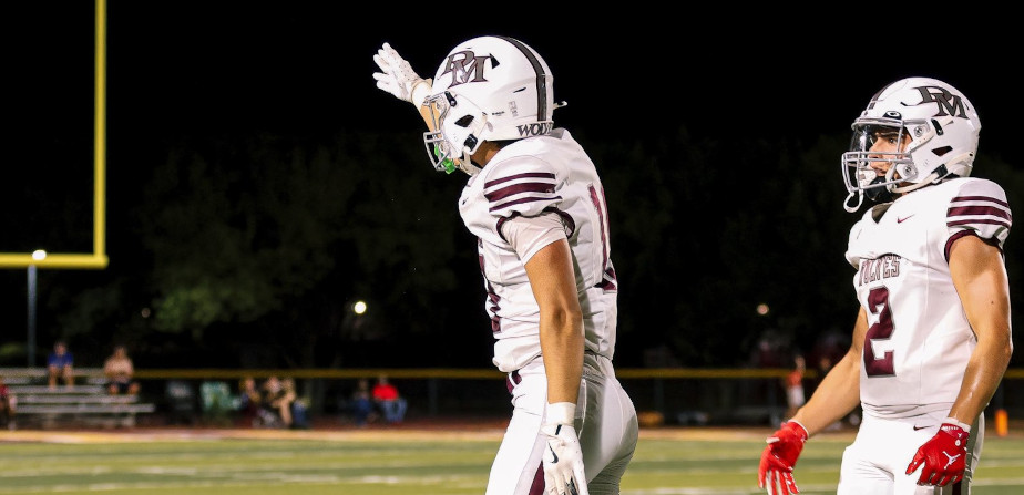 AZPrepVarsity's tweet photo. Q&amp;A with Pinnacle wide receiver Kai Tschen
https://t.co/68sMSdkXPl

@kaitschen19 https://t.co/7dhso6QVVI