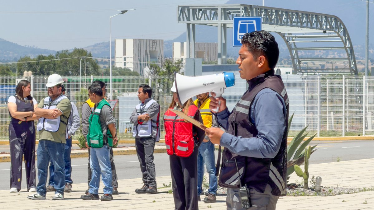 CERHANOFICIAL's tweet photo. ➡️ En el marco del #SimulacroNacional2026, el #CERHAN logró un tiempo récord de evacuación de 12 segundos. ⏱️

Más que un número, es el reflejo de la cultura de prevención y compromiso de nuestro equipo.

#PorAmorAPuebla #PensarEnGrande #somoscerhan #UTP #Puebla https://t.co/NSDwuVaHFs