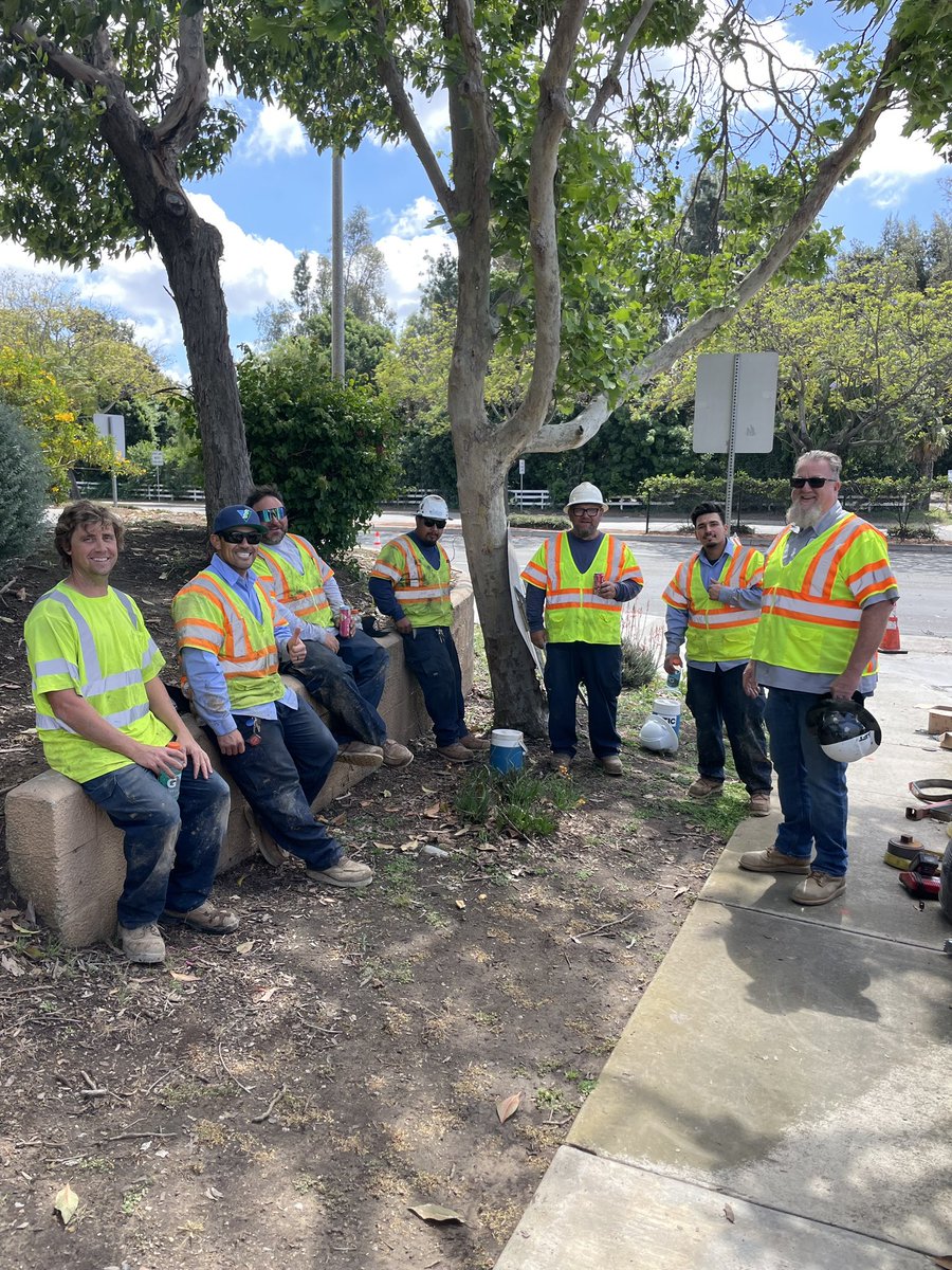 47Ibew's tweet photo. Keeping the water flowing—valve replacements underground for Vallecitos Water District. 💧🔧 

Hard work you don’t see, but everyone depends on. 

#VallecitosWaterDistrict #UndergroundWork #ibew47 #WaterInfrastructure #UtilityWork #OnTheJob https://t.co/mUvNSANL3w