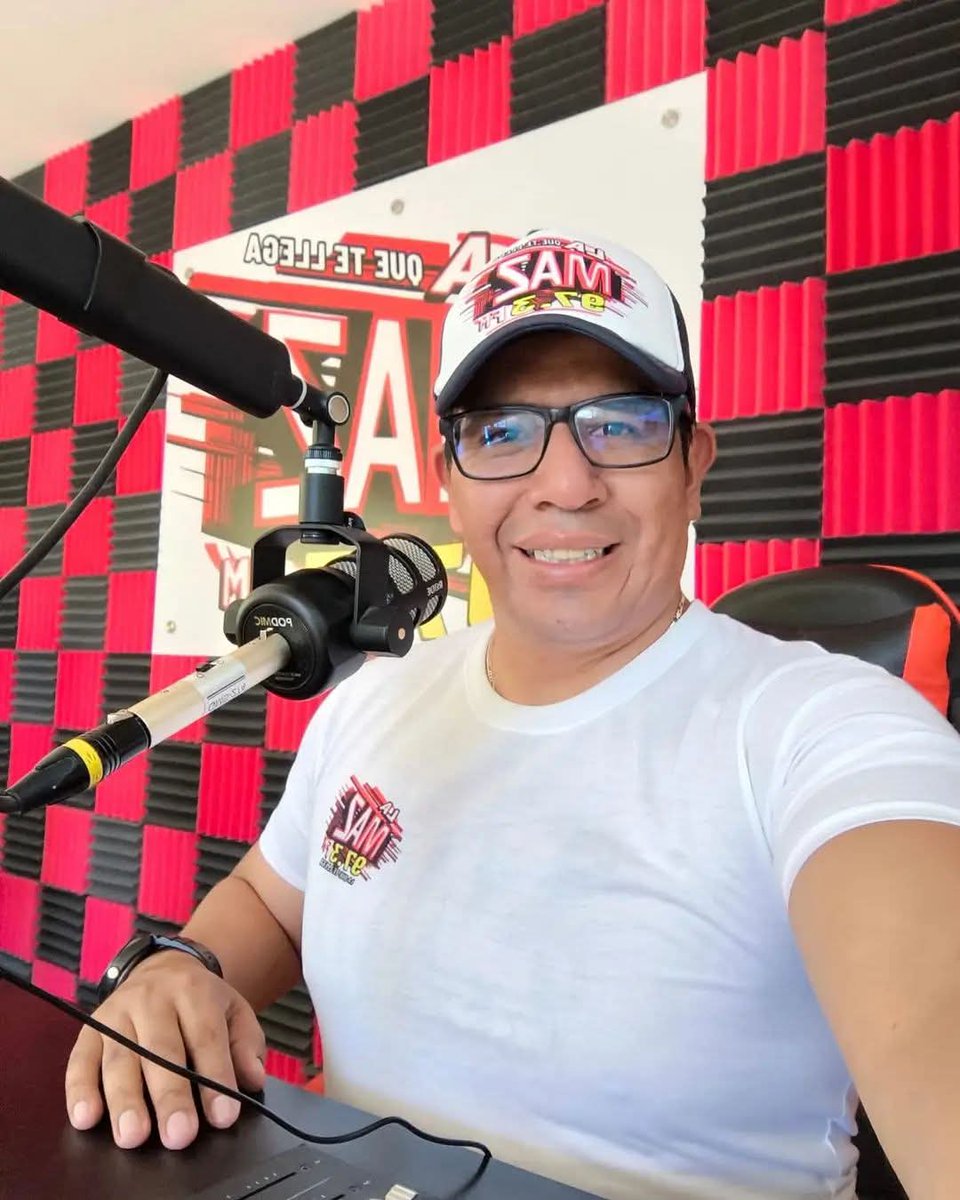 Una Sonrisa Dice Más Que Mil Palabras.
Con Toda La Actitud