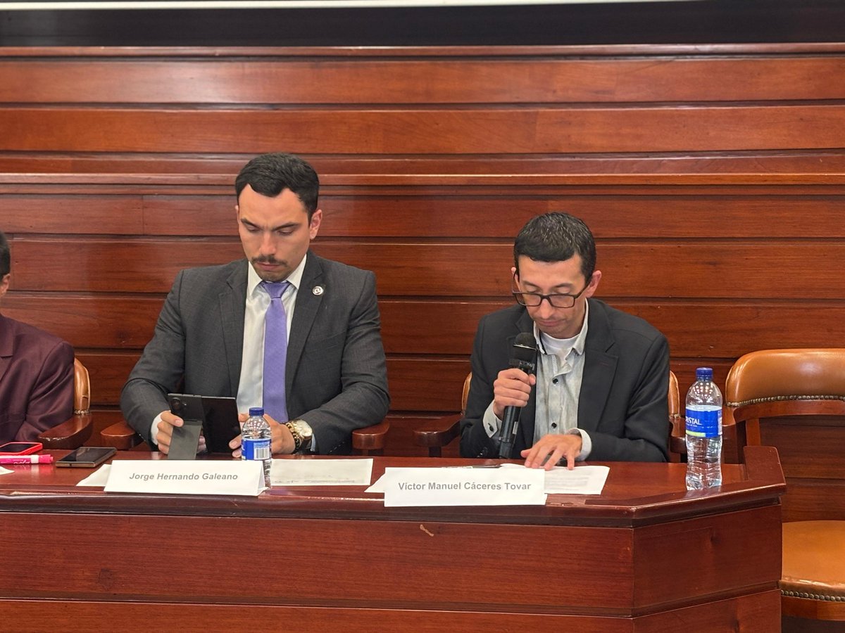 fdcps_unal's tweet photo. #EventosFDCPS En la última Mesa del “Encuentro de Prácticas Pedagógicas”, los ponentes conversan sobre las funciones que se cumplen en un consultorio jurídico | 📱 Siga la transmisión: https://t.co/ccb70lrGTW https://t.co/SIUNGMpHY3