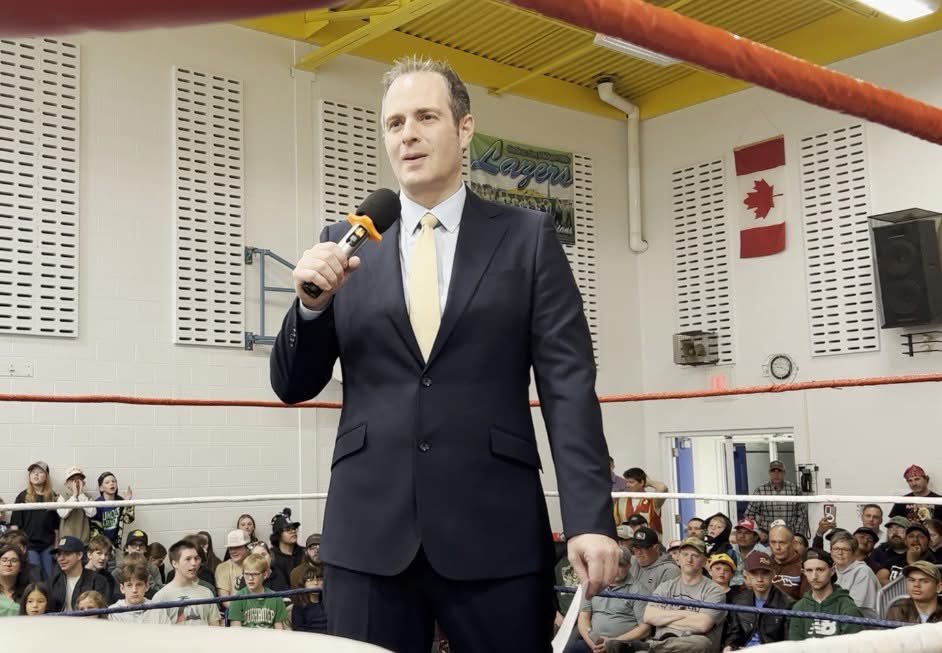 MattYoungCTV's tweet photo. In addition to PXP - I also do in-ring announcing! Enjoyed doing a show in Saskatchewan this weekend! For bookings DM me. #wwe #aew #ring #roh #yxe #cwe #ppw #bew @PPWyxe @INMYHOUSEPOD @aew @ringofhonor https://t.co/UmwXfd3Kp3